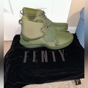 PUMA Women's The Trainer Hi by Fenty Ankle-High Sneaker Men’s SZ 10